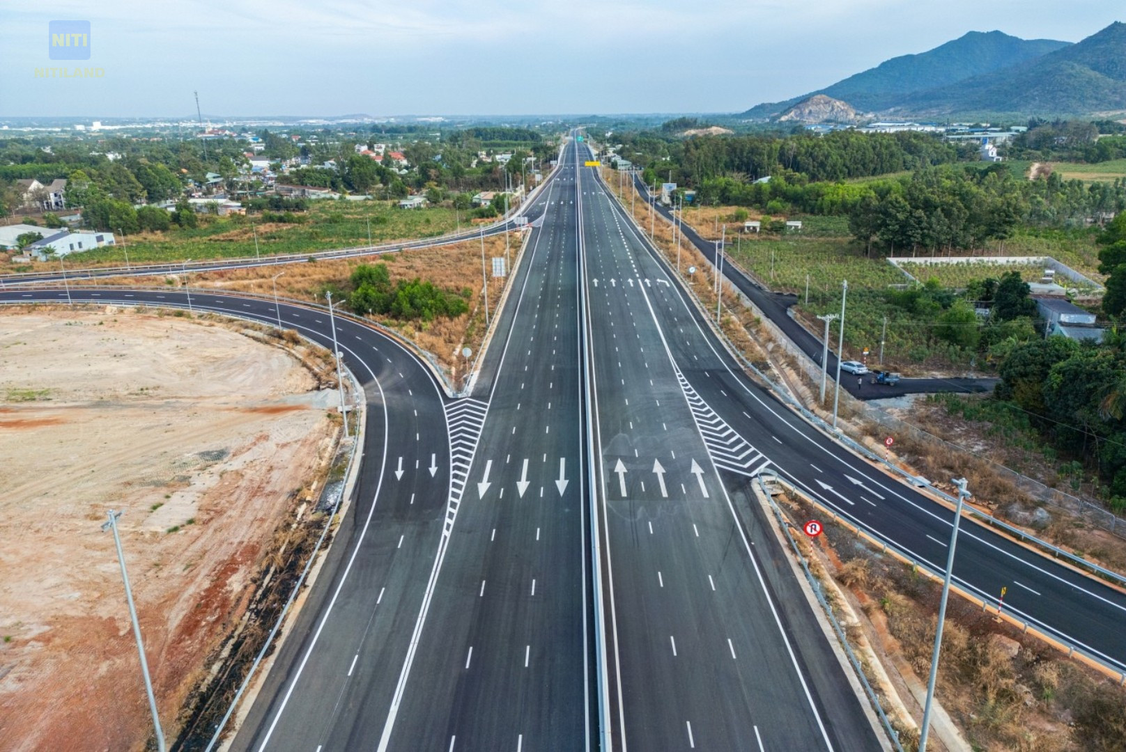 Đất Phước Bình - Long Thành cao tốc Biên Hòa - Vũng Tàu qua Long Thành